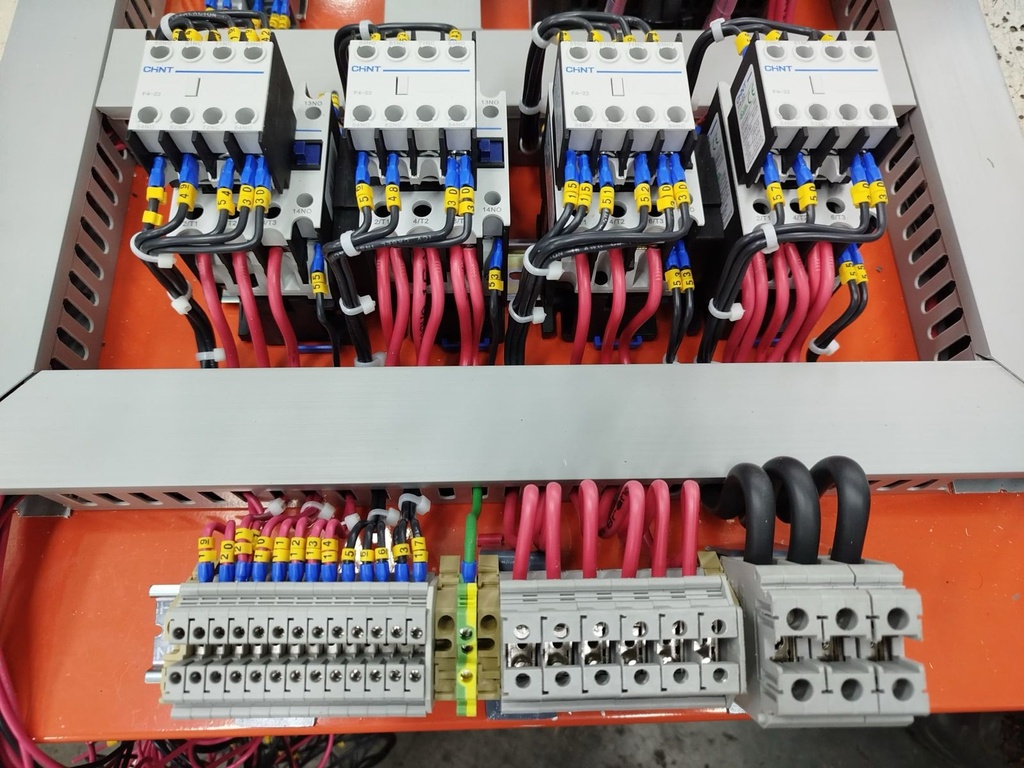 TABLERO POTENCIA Y CONTROL SIST. PRESION CTTE 2BBAS 15HP 3/230V CON VARIADOR INVT (AQUAFLOW)